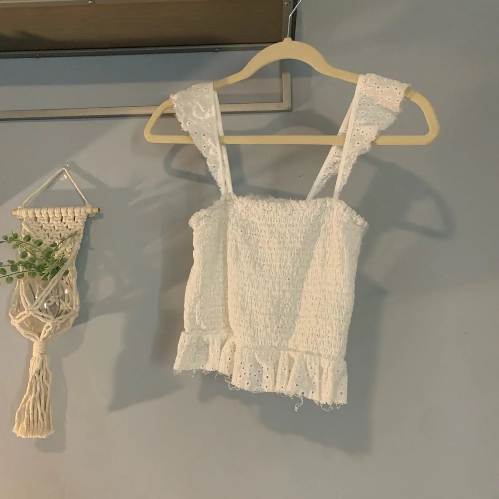 ruffle tank top🤍 - Picture 1 of 6